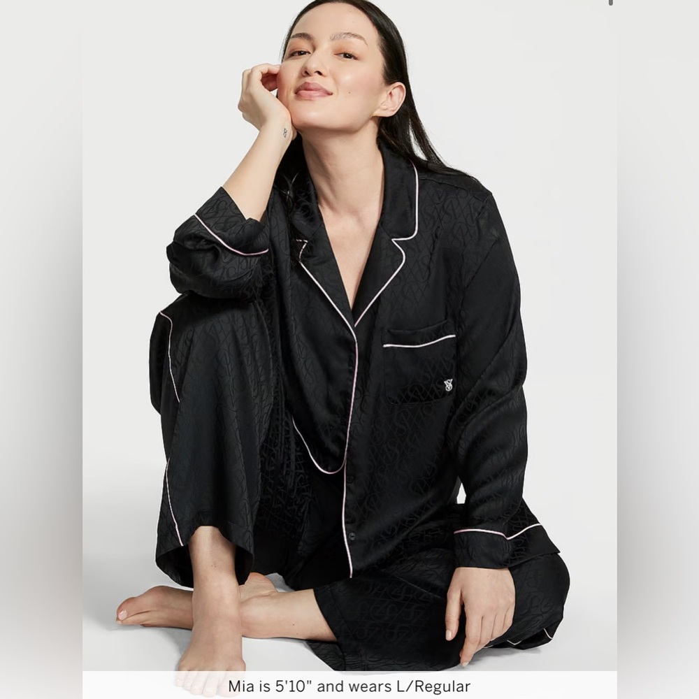 🆕 VICTORIA'S SECRET Satin Long Pajama Set